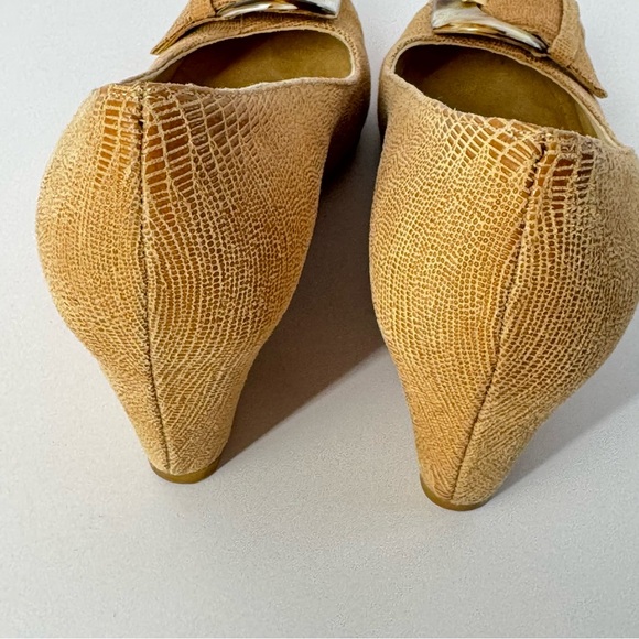 Stuart Weitzman Bucalina Wedge Heels Lizard-Embossed Leather Tortoise Buckle 7.5 - Picture 9 of 14
